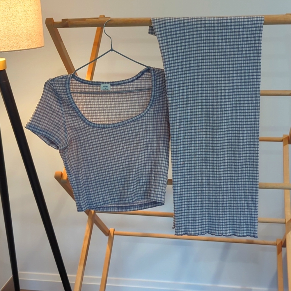 Aritzia Matching Outfit Wilfred Verona Pants and Crop Top Guaze
